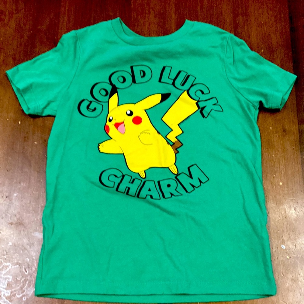 Pikachu t- shirt